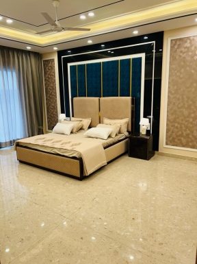 4 bhk Luxury Builder Floor in Vipul World